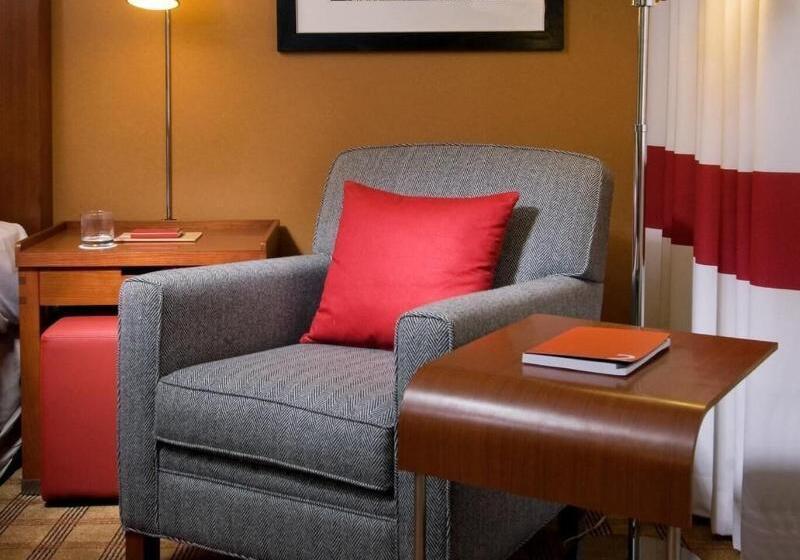 Стандартный Номер Кровать Кинг, Four Points By Sheraton Winnipeg South