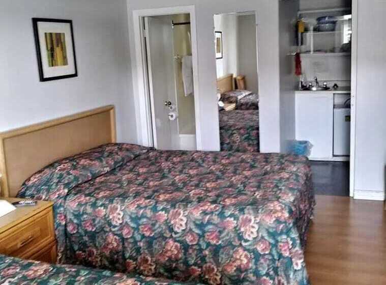 Номер Deluxe, Monte Carlo Motel
