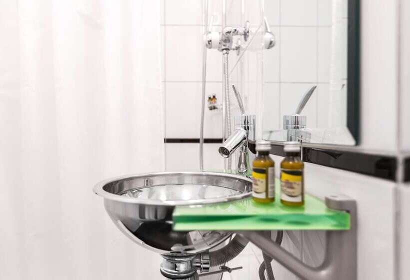 اتاق استاندارد یک نفره, Boutique Hotel Seegarten