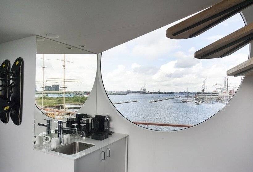 اتاق استاندارد, Botel