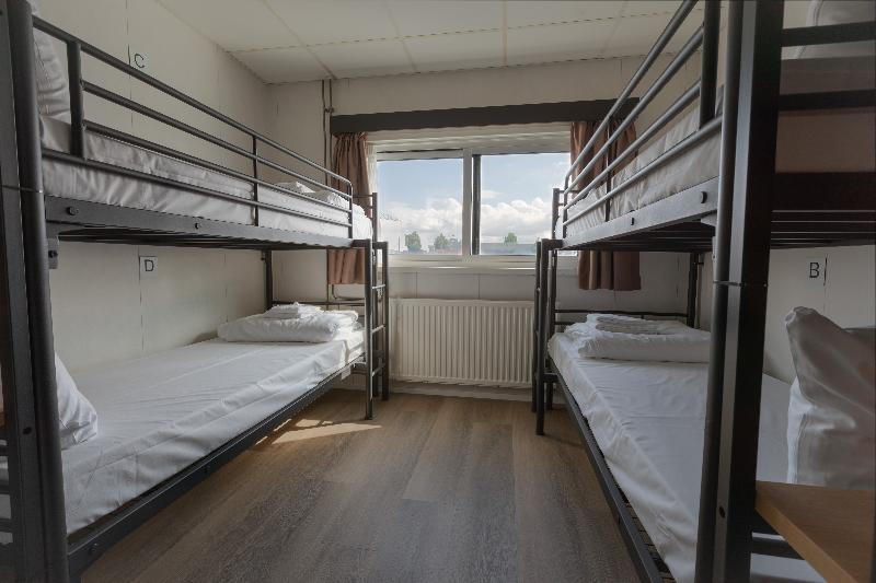 اتاق استاندارد چهار تخته, Botel
