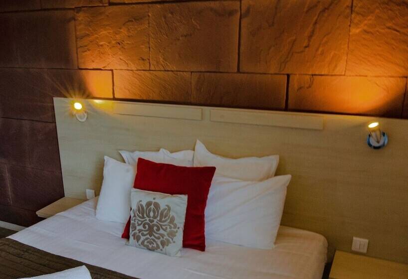 Номер Стандарт, Au Grand Hôtel De Sarlat   Pavillon De Selves