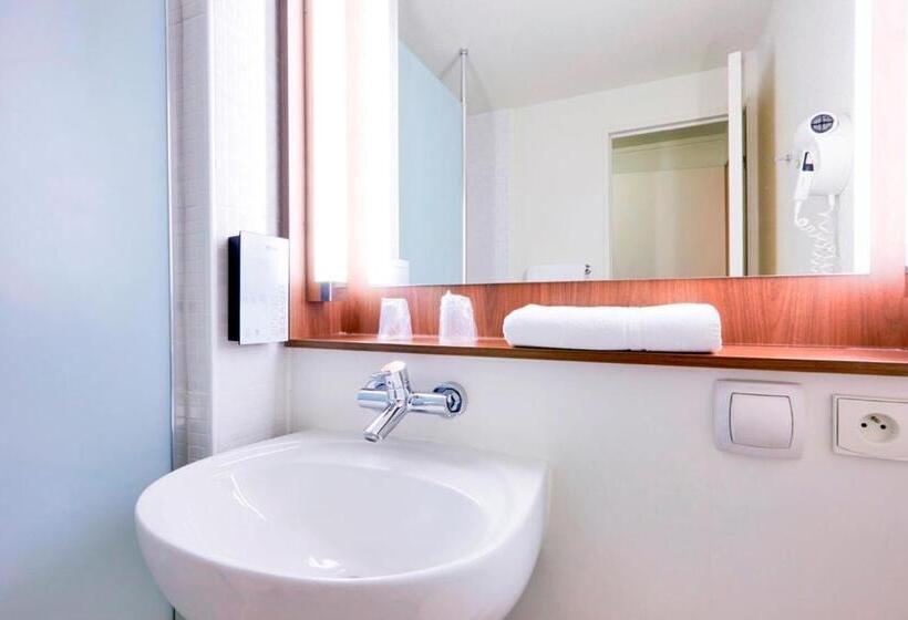Номер Стандарт, Campanile Paris Ouest   Gennevilliers Barbanniers