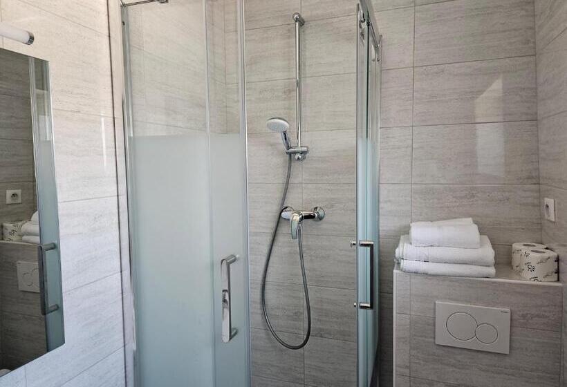 اتاق استاندارد, Hôtel Bellevue Et Du Chariot D Or