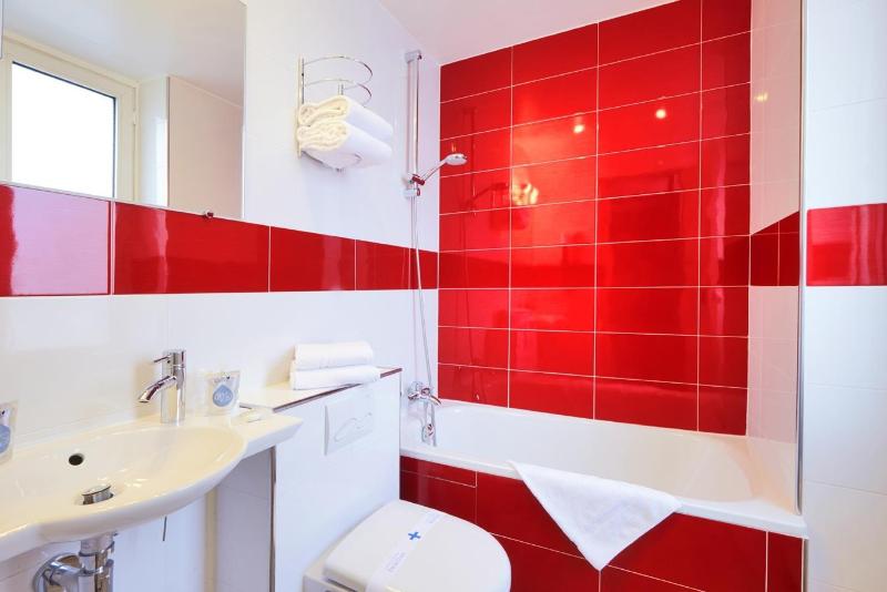 اتاق استاندارد, Kyriad Paris 10   Canal Saint Martin   République