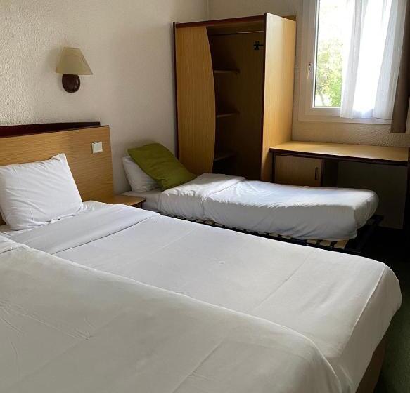 Номер Стандарт, Kyriad Le Blanc Mesnil