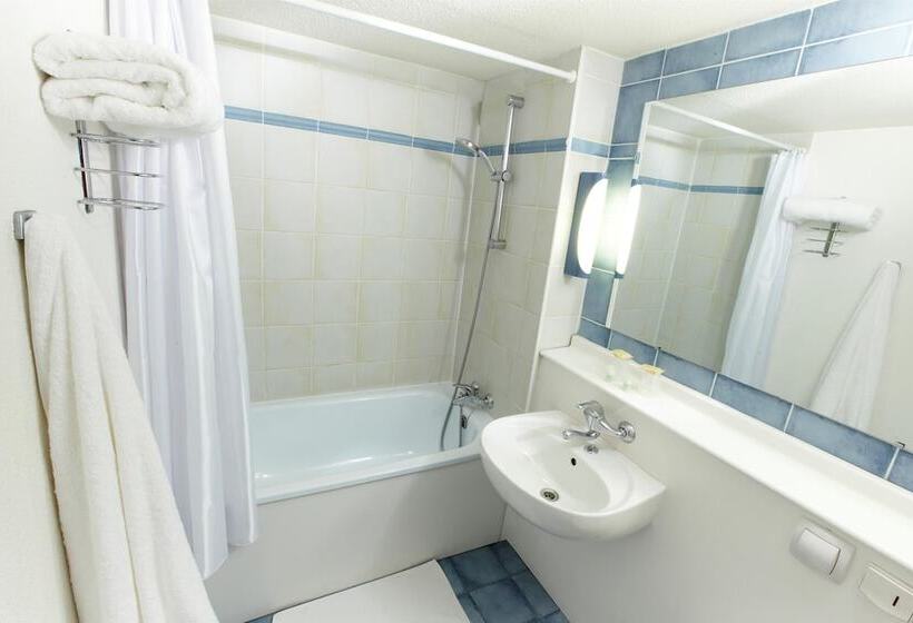 Номер Стандарт, Kyriad Le Blanc Mesnil
