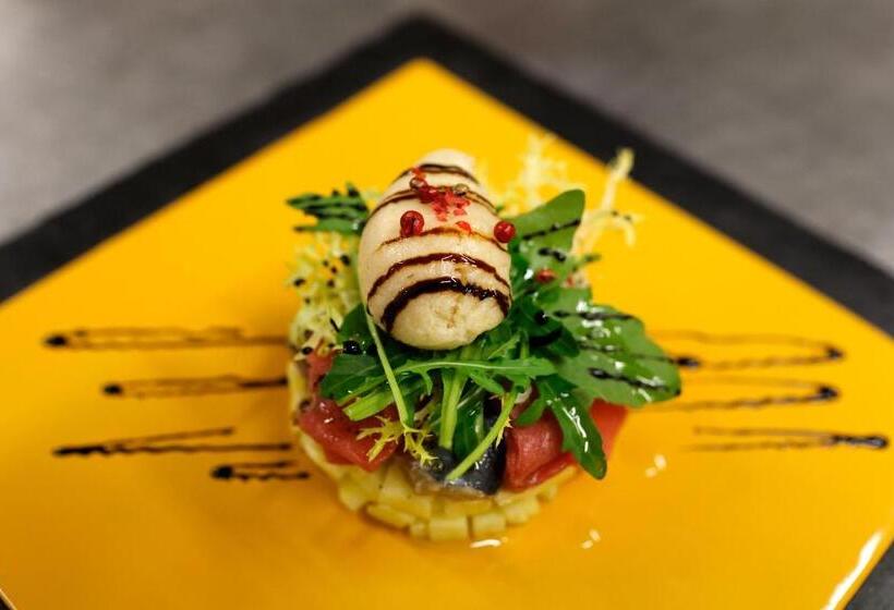 اتاق استاندارد, Logis Hôtel Restaurant Le Medicis