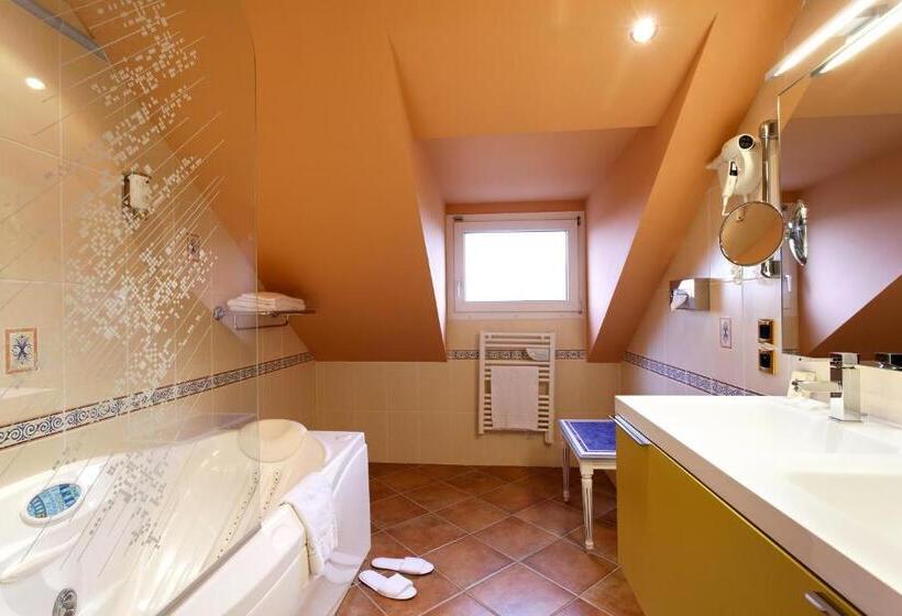 سوییت جونیور, Logis Hôtel Restaurant Le Medicis