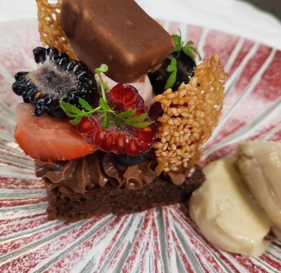 سوییت جونیور, Logis Hôtel Restaurant Le Medicis