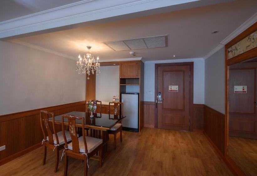 سوییت اجرایی, The Empress Hotel   Sha Extra Plus