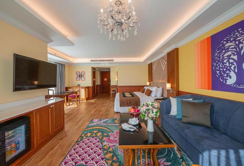 استودیوی استاندارد, The Empress Hotel   Sha Extra Plus