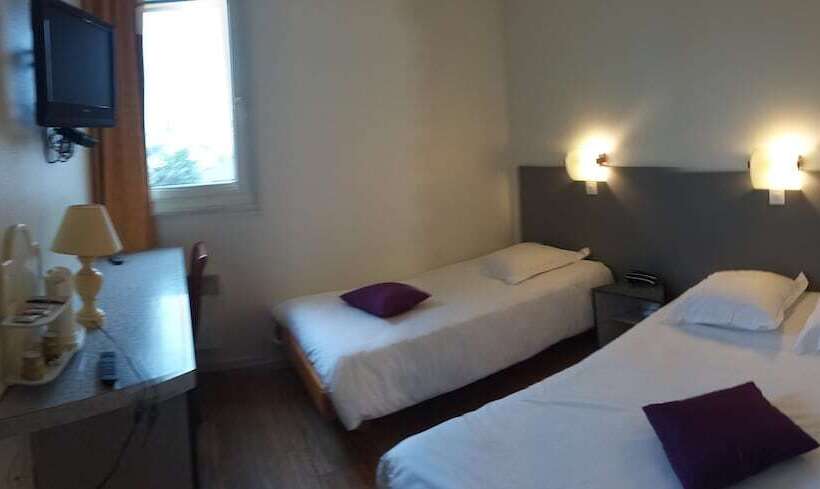 اتاق استاندارد سه نفره, Boreve Nevers Nord   Varennes Vauzelles