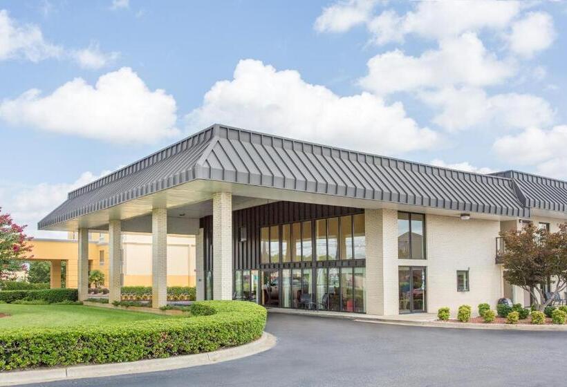 חדר סטנדרט עם מיטת קינג, Days Inn By Wyndham Florence/i95 North