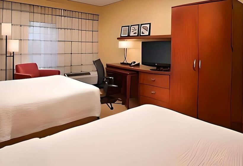 スイート, Comfort Inn & Suites