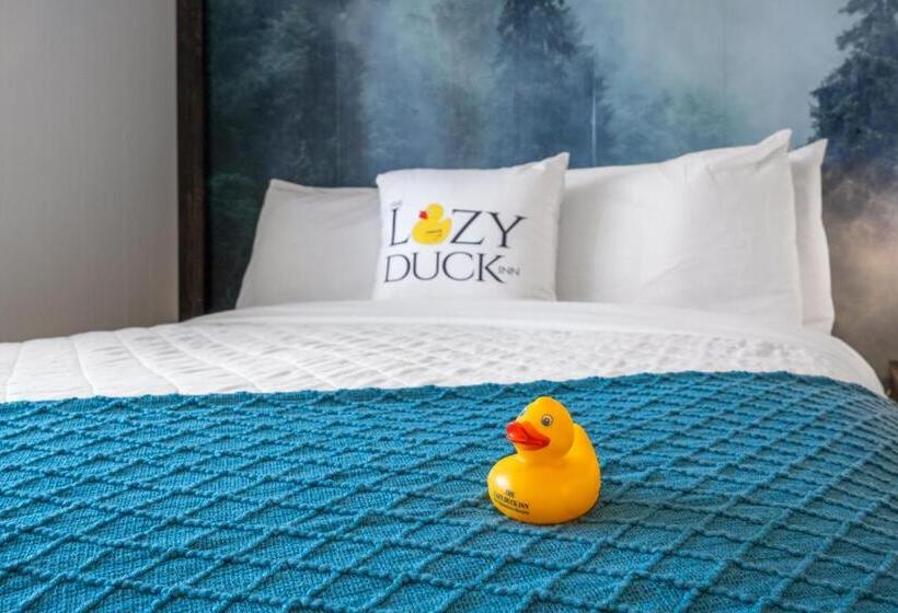 스탠다드 스튜디오, Lazy Duck Inn