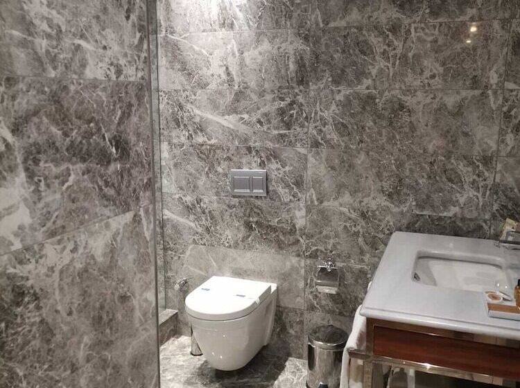 سوییت سوپریور با چشم‌انداز دریا, Golden Royal Hotel & Spa
