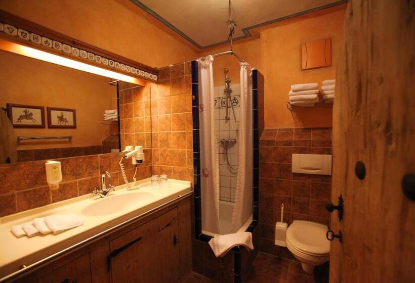 Номер Стандарт, 4 Sterne Burghotel Castillo Alcazar, Europa Park Freizeitpark & Erlebnis Resort