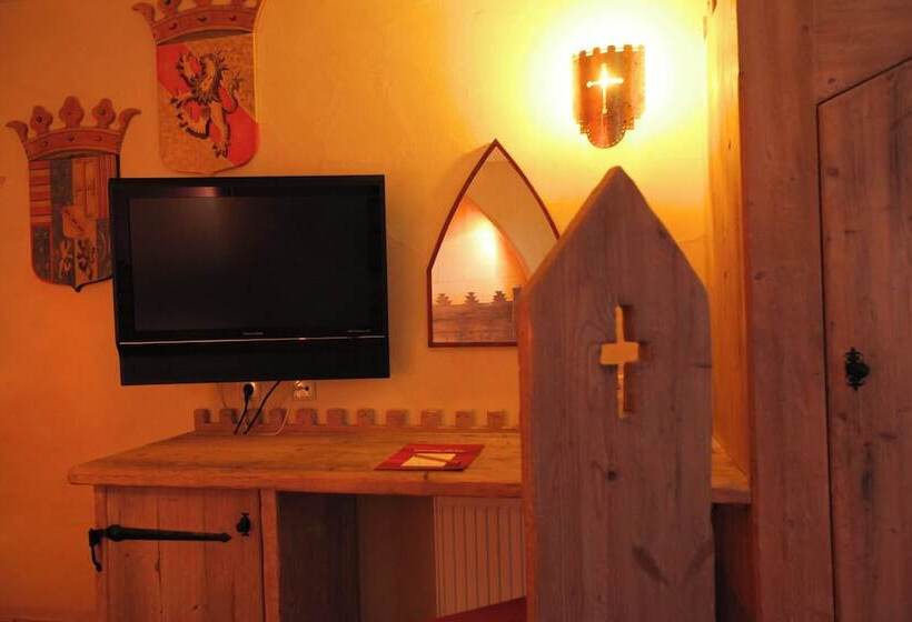 Номер Стандарт, 4 Sterne Burghotel Castillo Alcazar, Europa Park Freizeitpark & Erlebnis Resort