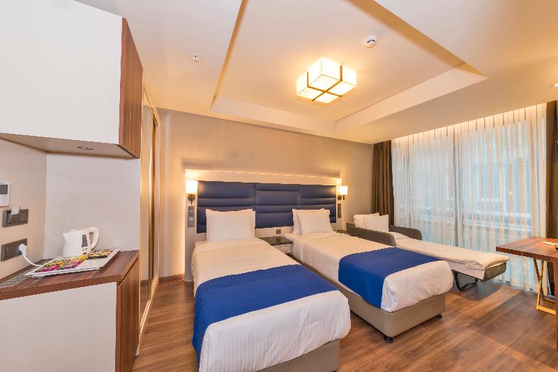 اتاق لوکس سه تخته, Golden Royal Hotel & Spa