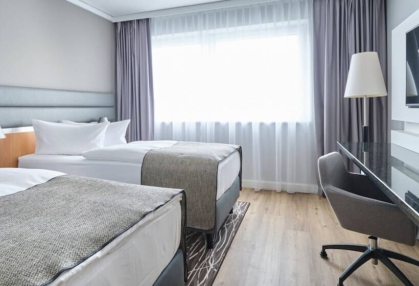 Номер Стандарт, Holiday Inn Berlin Airport   Conference Centre, An Ihg