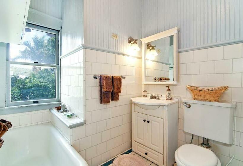 Люкс Deluxe Кровать Кинг, Manoa Valley Inn