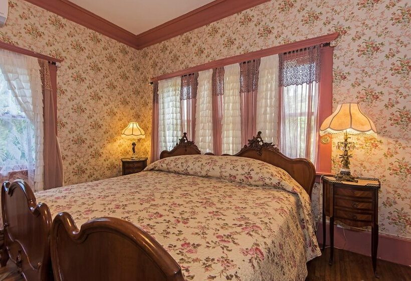 Номер Стандарт, Manoa Valley Inn