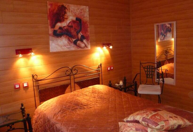 Номер Стандарт, Restaurant Les Pins Logis