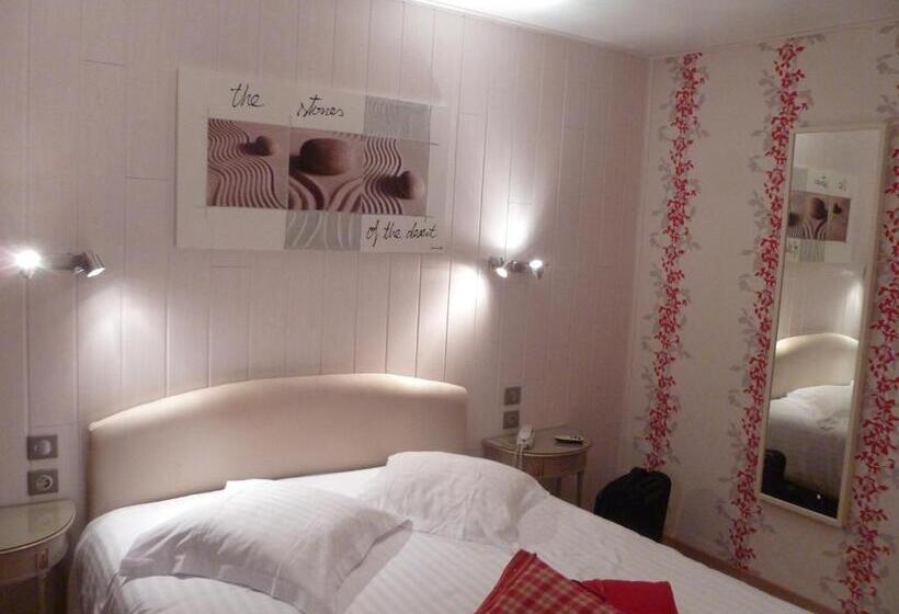 Номер Стандарт, Restaurant Les Pins Logis