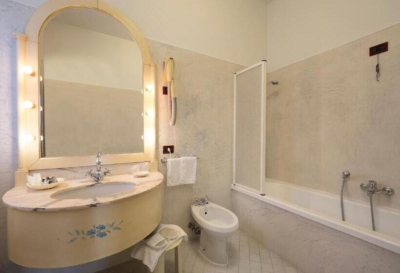 キングサイズベッドのデラックスルーム, Villa Braida