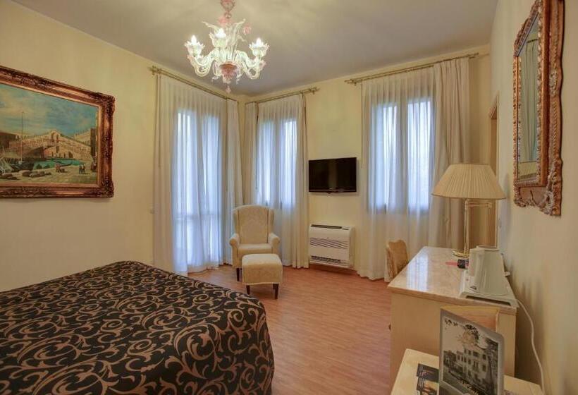 キングサイズベッドのデラックスルーム, Villa Braida
