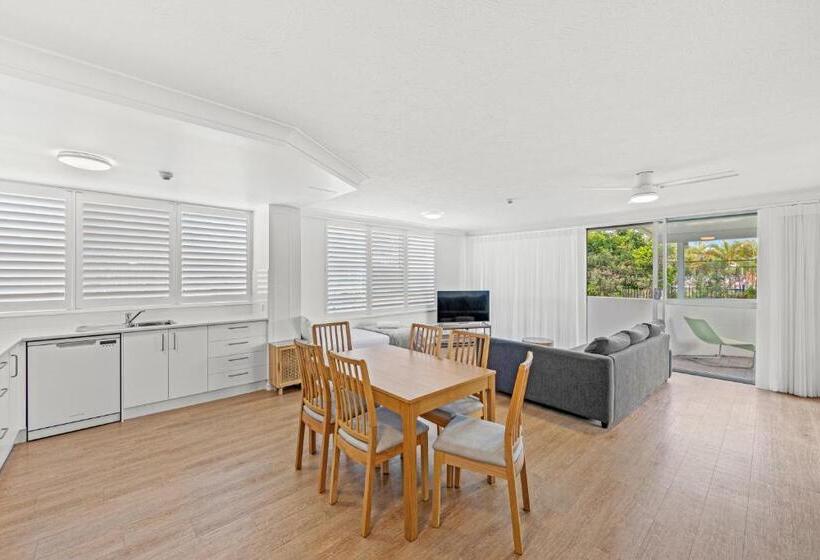 Апартаменты 1 Спальня Вид на Сад, Burleigh Beach Tower