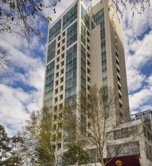 سوییت, Clarion Suites Gateway