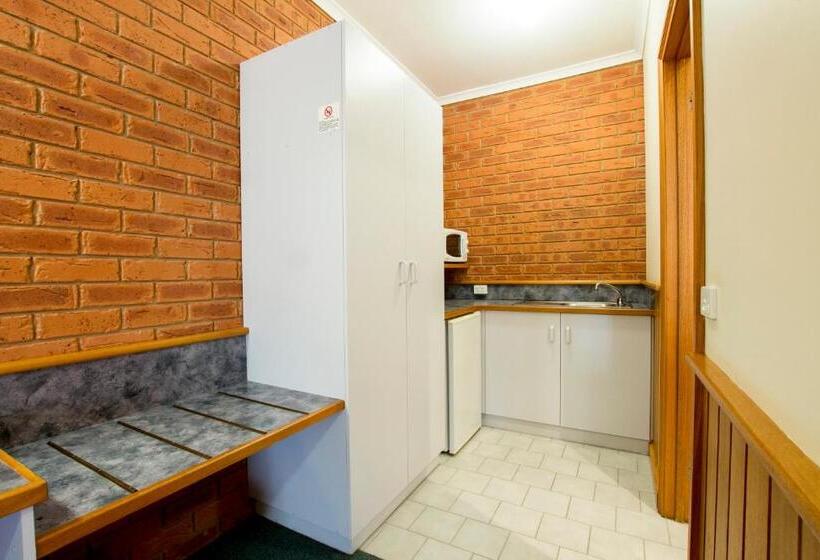 Номер Deluxe, Golden River Motor Inn