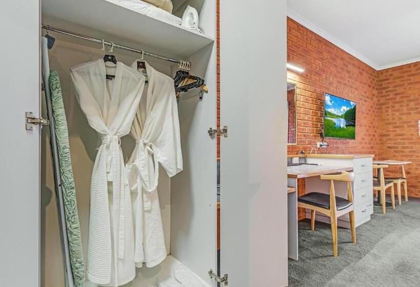 Номер Deluxe Кровать Кинг, Golden River Motor Inn