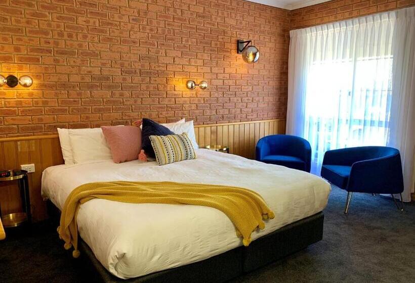Люкс Повышенной Комфортности, Golden River Motor Inn