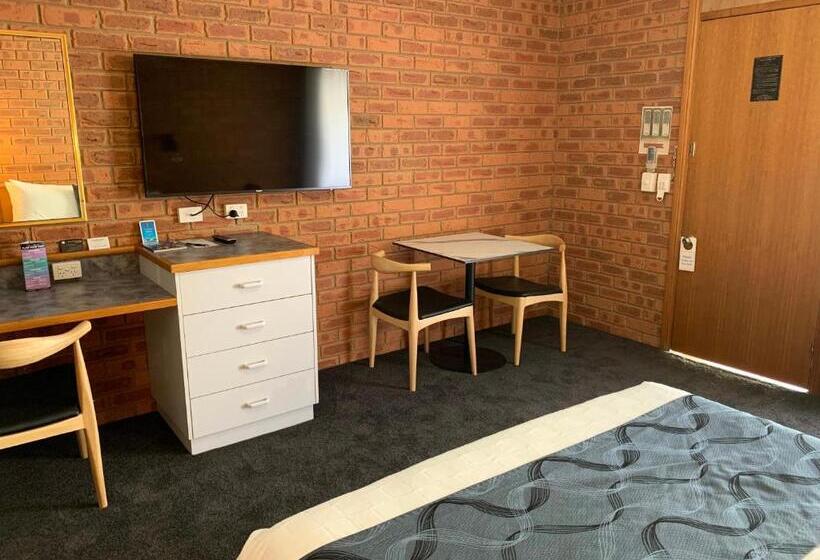 Номер Deluxe, Golden River Motor Inn