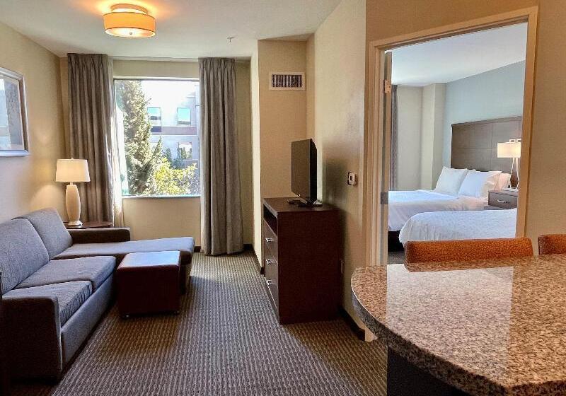 Семейный Номер, Matador Motor Inn