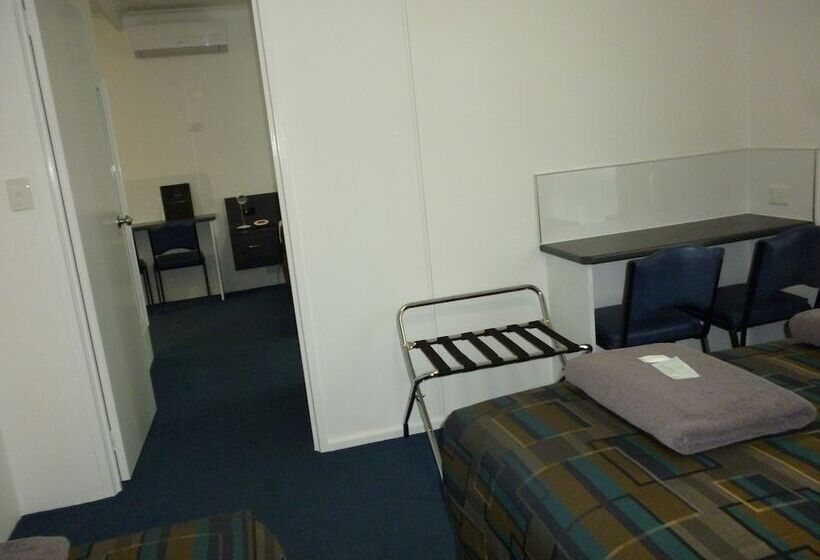 패밀리 룸, Otway Gate Motel