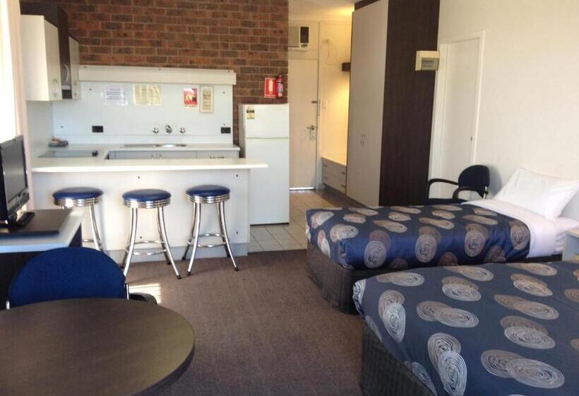 스탠다드 스튜디오, The Central Hotel Motel Lakes Entrance