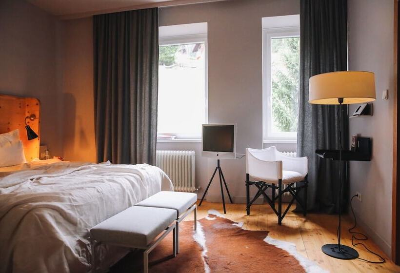 经济房, Design Hotel Miramonte