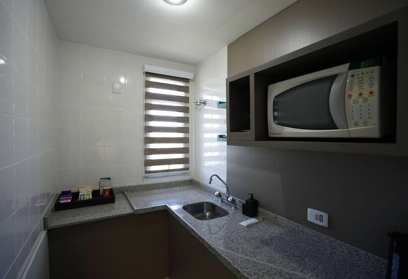 디럭스 룸, Wyndham Golden Foz Suites