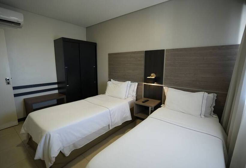 디럭스 룸, Wyndham Golden Foz Suites