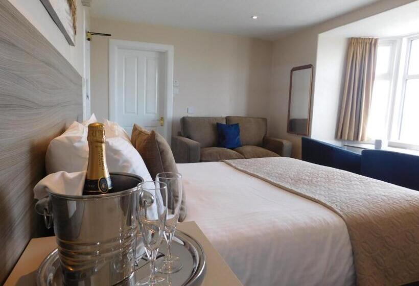Номер Deluxe, Cullen Bay Hotel