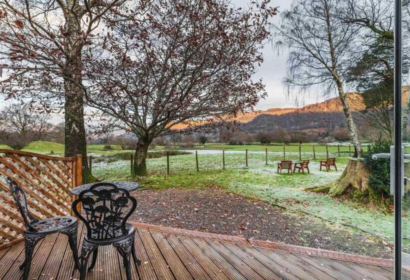 سوییت, Borrowdale Gates