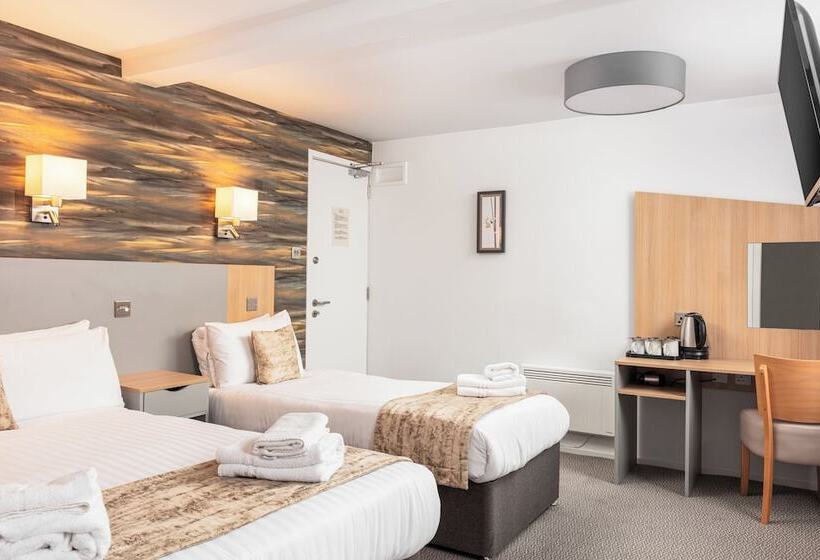 Номер Стандарт Трехместный, Caledonian Hotel  A Bespoke Hotel’