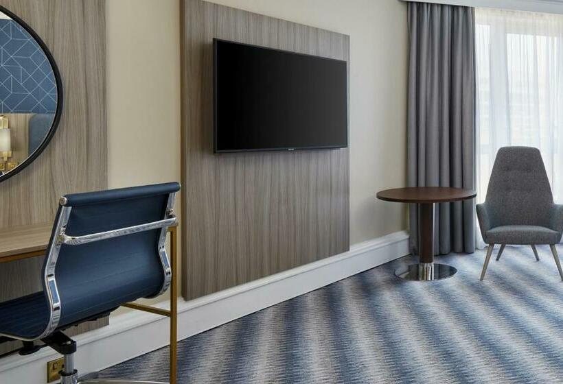 اتاق سوپریور با تخت بزرگ, Leonardo Royal Southampton Grand Harbour