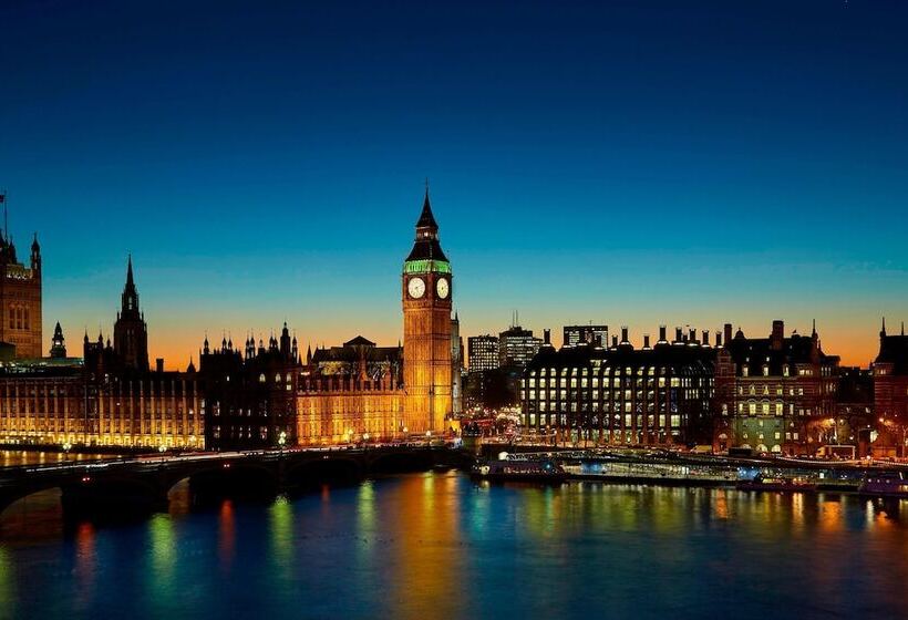 Номер Executive, London Marriott Hotel County Hall