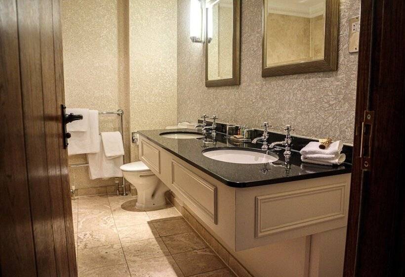 Люкс, Langshott Manor   Luxury Hotel Gatwick