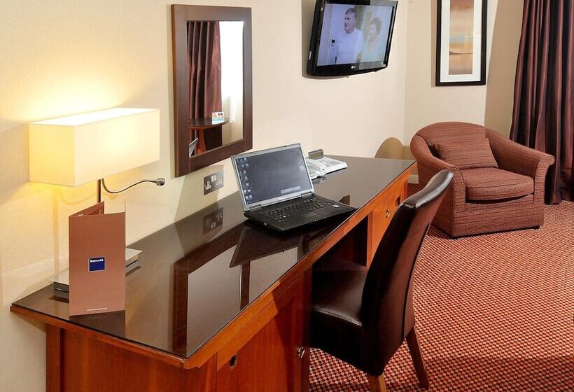 Семейный Номер, Stirling Highland Hotel  Part Of The Cairn Collection